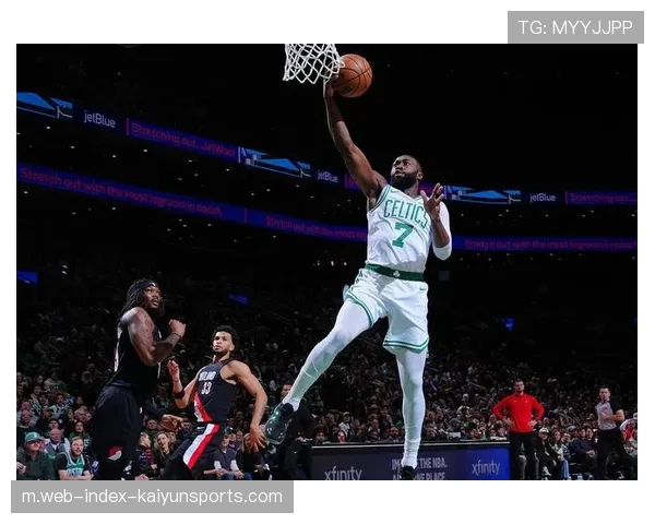 凯尔特人下半场逆转热火22分劣势 布朗怀特关键得分巩固东部第二