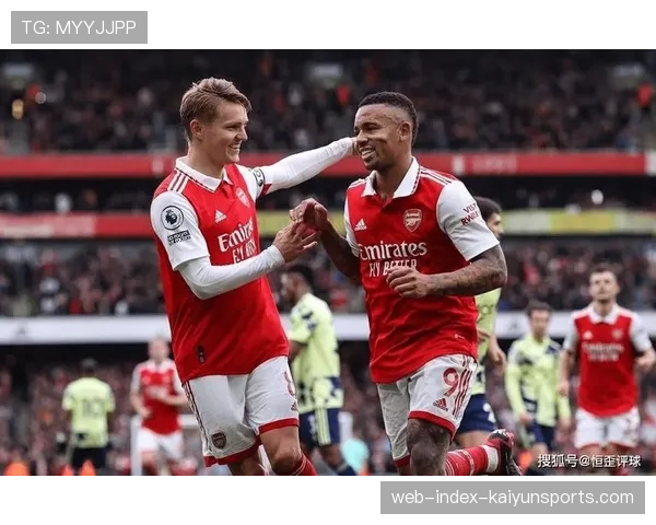 曼城482脚传球406次精准，半场成功传球242次对比阿森纳131次